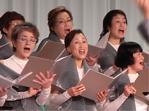 楽しそうに歌うキョンファ先生