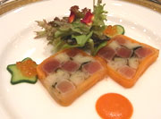 マグロの霜降りと万能葱のマーブル仕立て