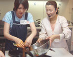 麺にヤンニョムで味付け