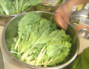 山東菜の塩ふり